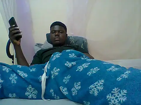 Taller_dark live cam on StripChat