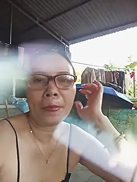 Nuna_689