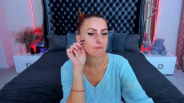 Rebecca_Diamond