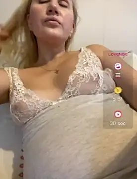 YourBlondee