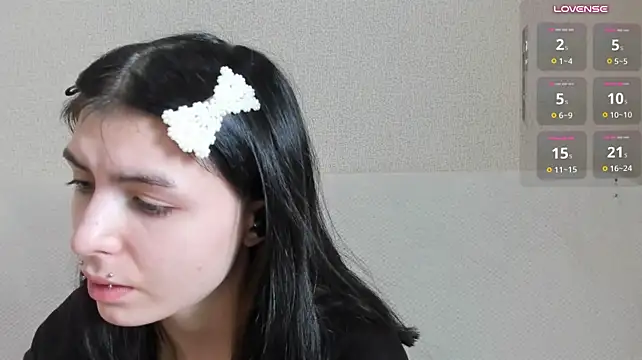 ErlinaBuoy live cam on StripChat