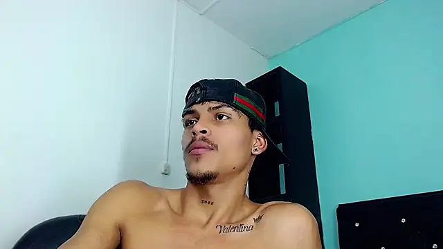 angel_foxc13 (M twink) - happy happy Angel