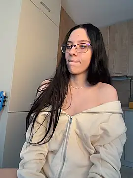 Lulu Peach (LuluPeach_)