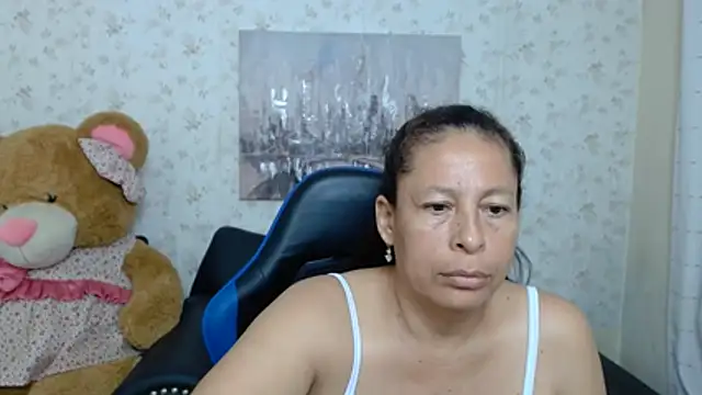 mature_martina