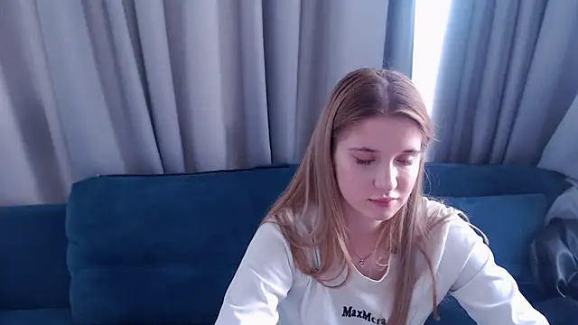 HoneyDoll7 webcam
