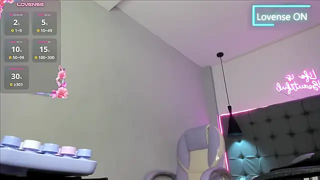 scarletcherry18 webcam