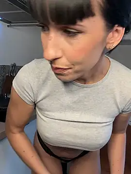 lola_tentatiion