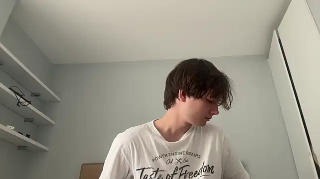 tomasdickpick (Ask my age) - take off a T-shirt