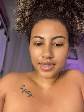 Kendra_curly
