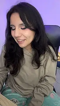HollyPeachh