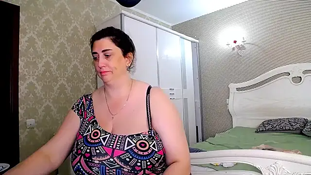 Evelyn_Shy