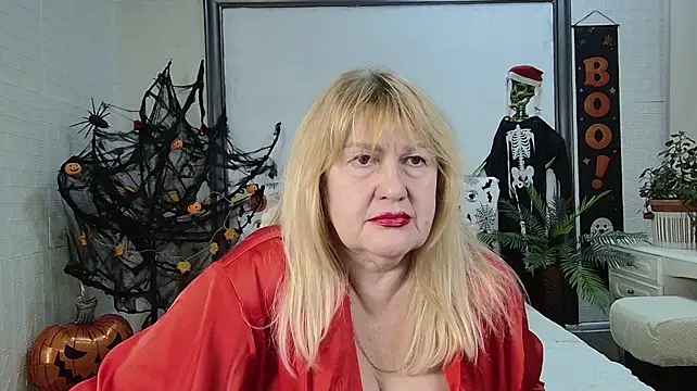 EmmaEllison live cam on StripChat