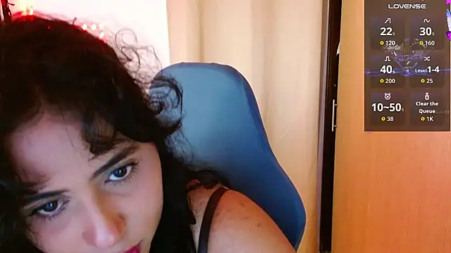Valery__lovex live cam on StripChat
