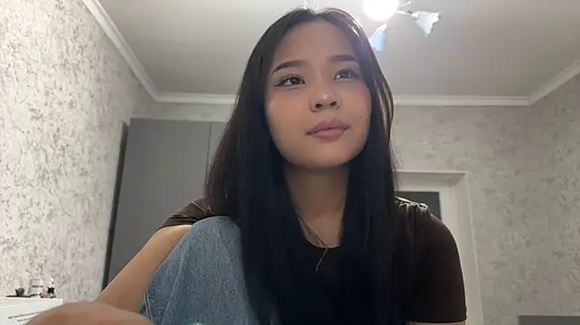 RegenaLandauer live cam on StripChat