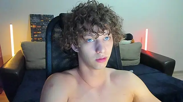 ostin_meow (M twink) - Slap my butt  x15 or more