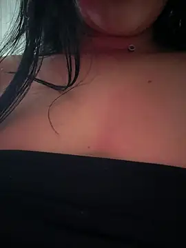 MaraLux live cam on StripChat