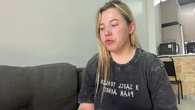 alyrasun live cam on StripChat