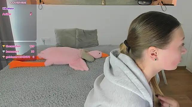 Kitkatvel live cam on StripChat