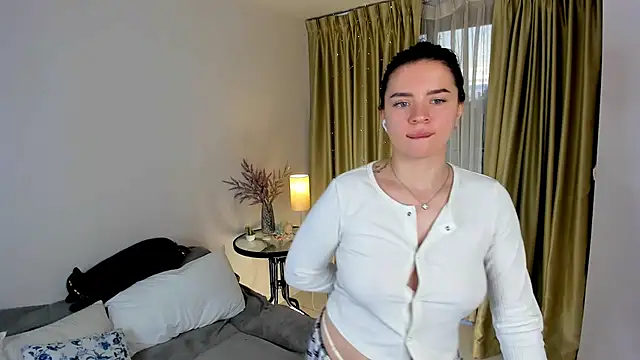 Evelyne_xxo live cam on StripChat