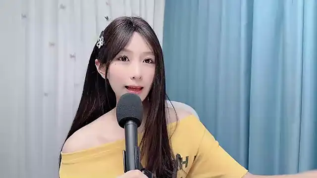 LZL68 live cam on StripChat