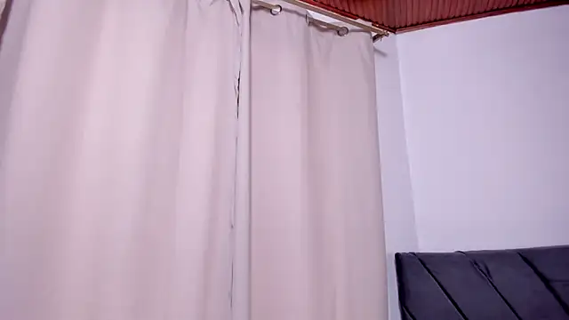 jazlinn4 live cam on StripChat