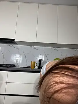 CurlyLara