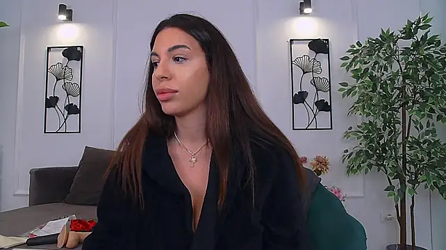 IsabellRayy young cam girl