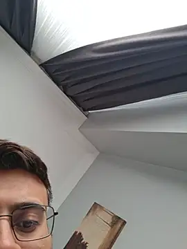 HugeTurkishCock live cam on StripChat