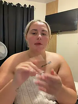 CurvyBaby14