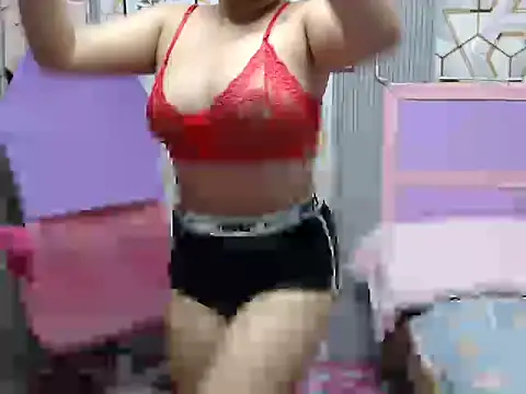 Hornyblaire18