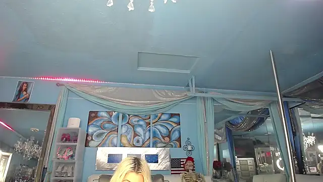 ADRIANNA_FOX