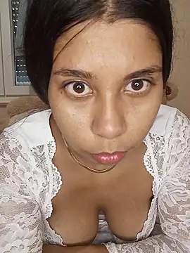 angeeelina@xh (F young) - Jugamos??
