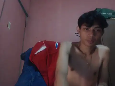 kyoshi_19 (M twink) - Fash dick 25 token, cum in public