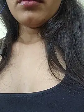 CuteSarikaLIVE live cam on StripChat