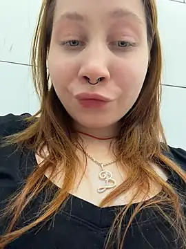 SlavicCandy live cam on StripChat