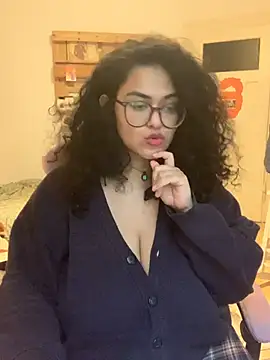 Curvydesifromgermany webcam