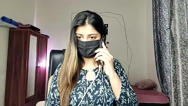 Hot-Shivangi