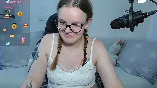 DivaMarisa live cam on StripChat