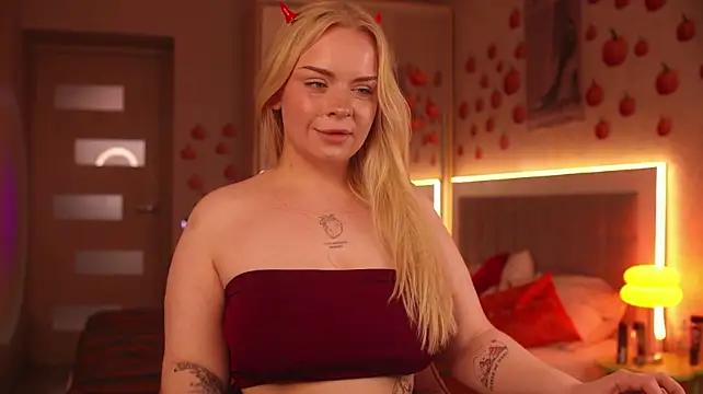 LisaLove3 live cam on StripChat