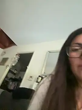 LadySaraah34 webcam