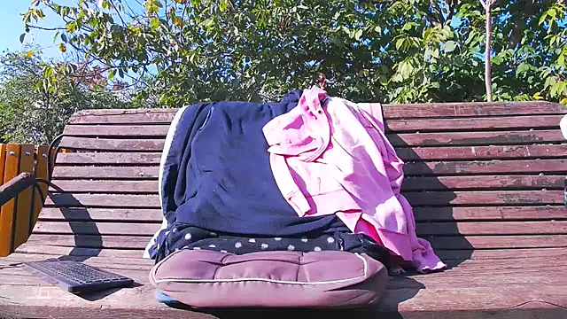 PublicBigLabiaMelly