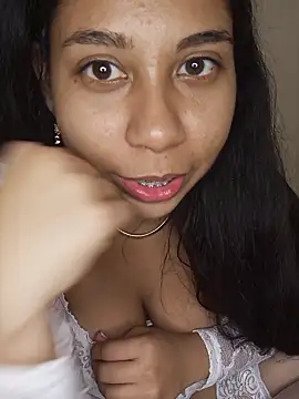 angeeelina@xh (F young) - Jugamos??