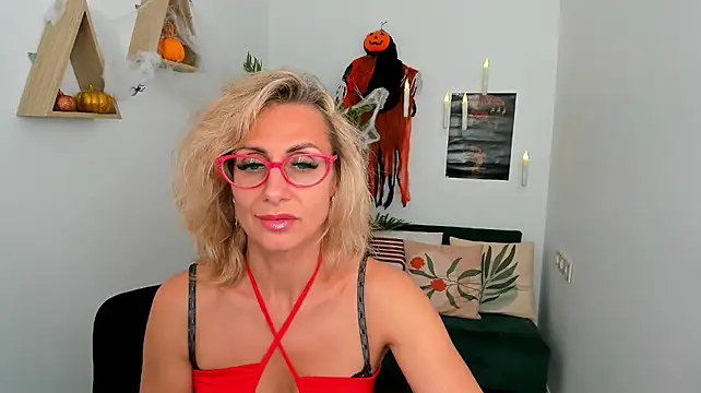 MuseOfStage live cam on StripChat
