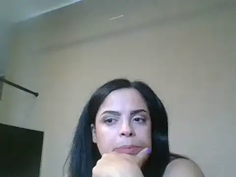 ITALIANASISIXX live cam on StripChat