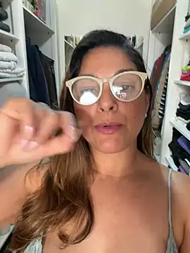 Mariiii_morena live cam on StripChat