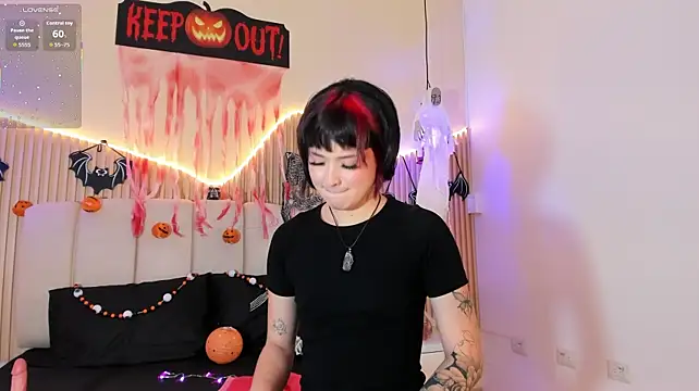 AriaLuxx_