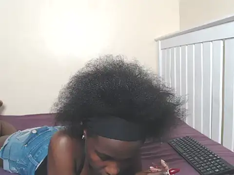 essy_hero