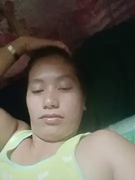 mommyyeng26 live cam on StripChat