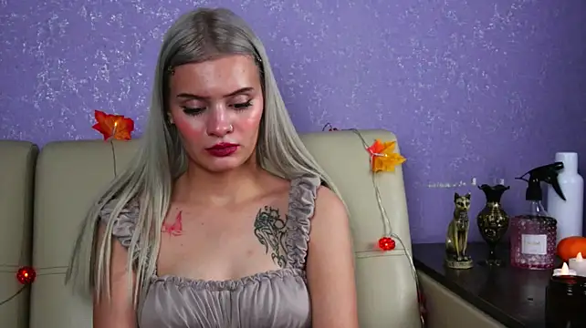 OnlyMolly live cam on StripChat