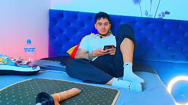 jeisonstark live cam on StripChat